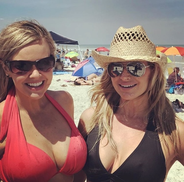 Tropical state of grace with bikini model